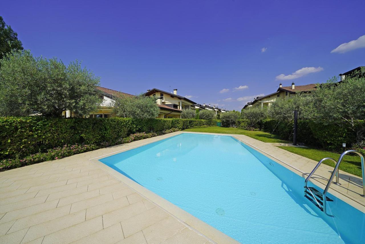 Giulia Luxury Apartment Сирмионе Екстериор снимка