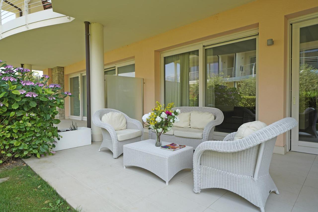 Giulia Luxury Apartment Сирмионе Екстериор снимка