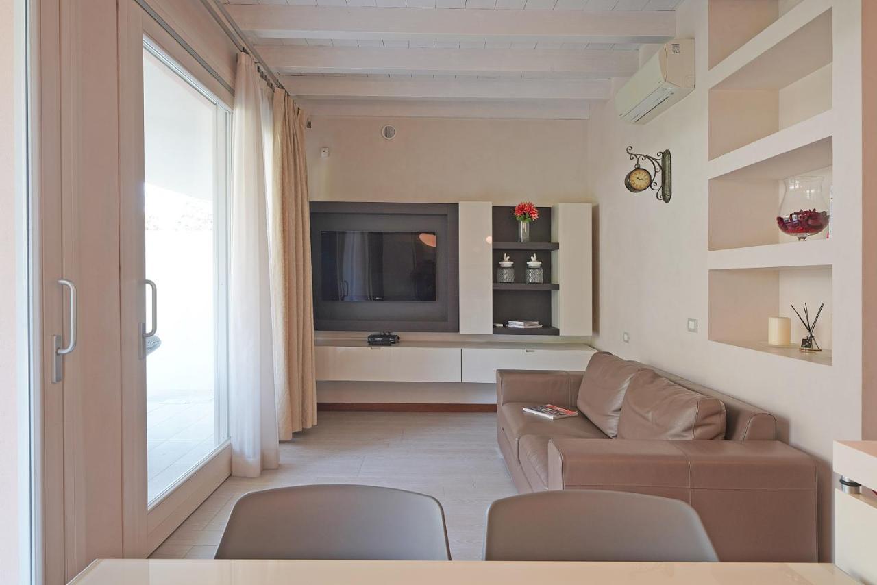 Giulia Luxury Apartment Сирмионе Екстериор снимка