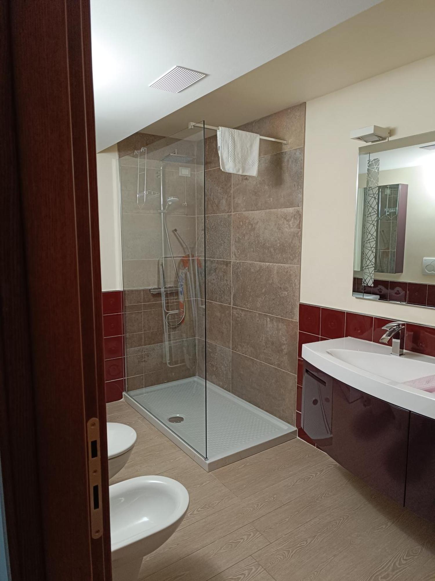 Giulia Luxury Apartment Сирмионе Екстериор снимка